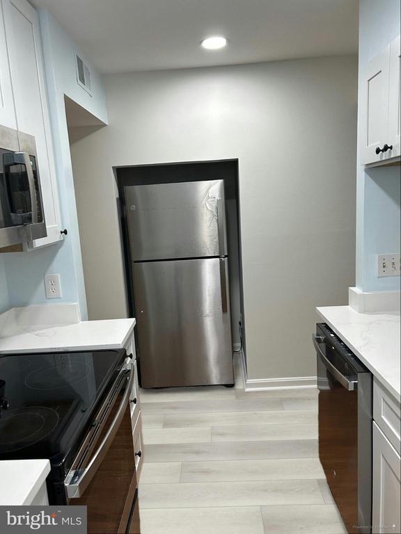 Foto del edificio - 5823 Royal Ridge Dr