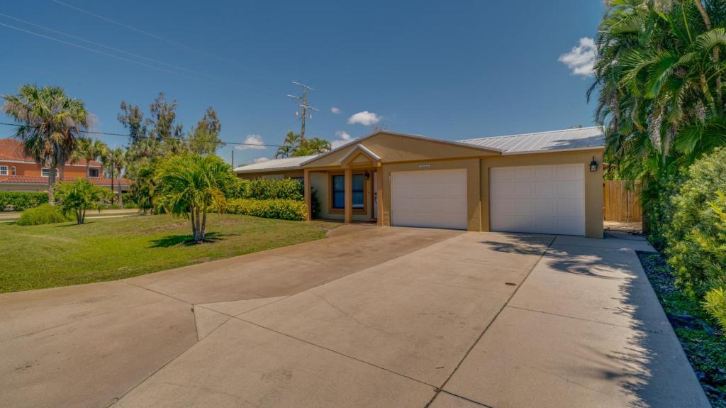 16011 Carver Gardens Dr, Fort Myers, FL 33908 House Rental in Fort