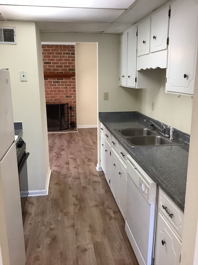 Foto del edificio - SLEEPY CREEK DR - 270/272