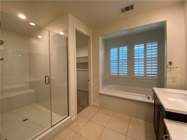 Building Photo - 6783 Dublin Dr