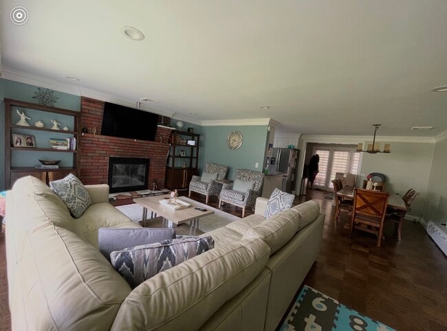 Building Photo - 260 French St