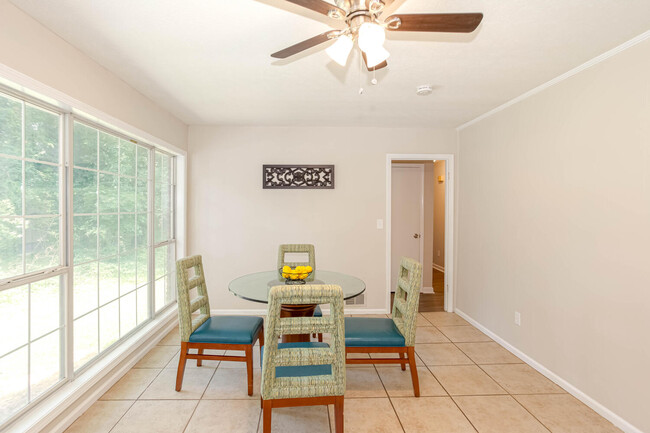 Building Photo - 3959 Wedgewood Ln