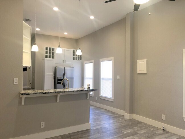 Foto del edificio - 603 Devine St