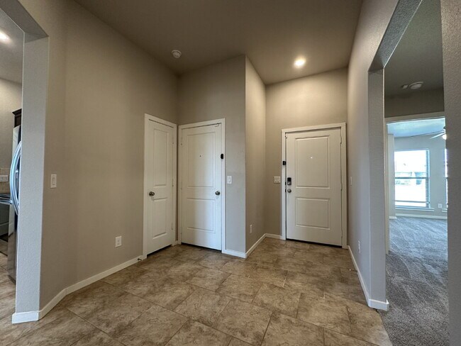 Foto del edificio - 3-Bed Home with Cozy Fireplace in Bell Farms!
