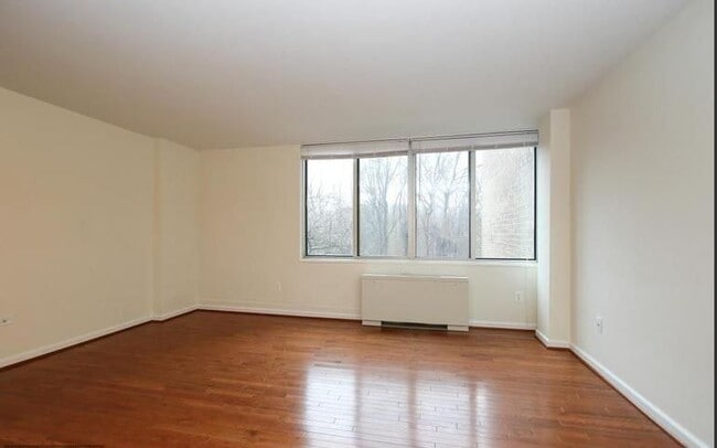 Foto del edificio - 2939 Van Ness St NW