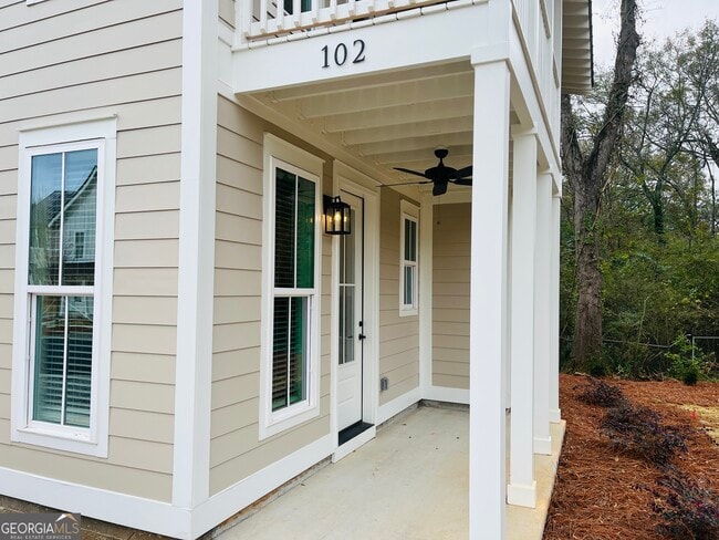 Foto del edificio - 102 Gardenia Ln