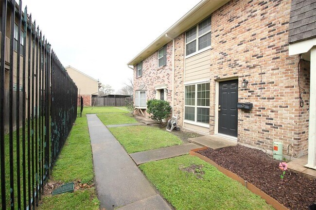 Foto del edificio - 4960 Milwee St