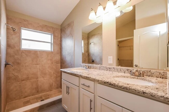 Building Photo - 87 Pine Forest Pl