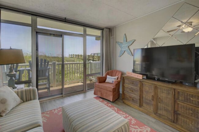 Foto del edificio - 122 Camrose Wy