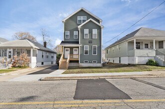 Building Photo - 827-829 River Ave