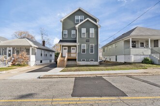 Building Photo - 827-829 River Ave