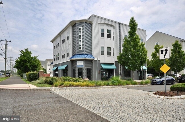 Building Photo - 137 Equestrian Row Unit