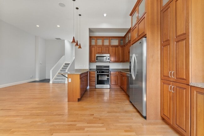Building Photo - 403 Marlborough St
