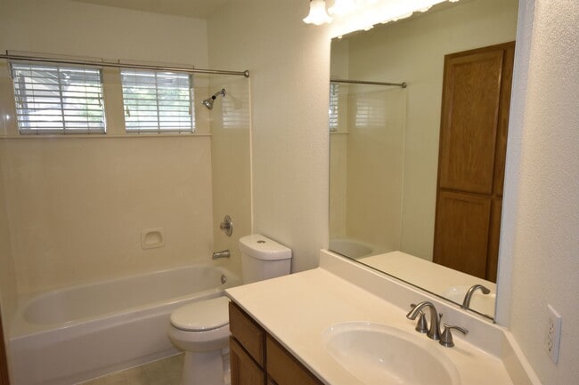 Building Photo - 8717 Aspen Hill Ct