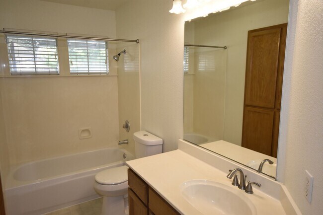 Foto del edificio - 8717 Aspen Hill Ct