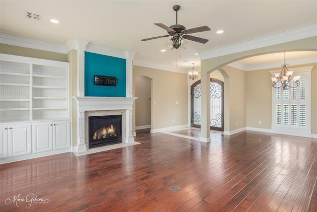 Building Photo - 867 Chartres Dr