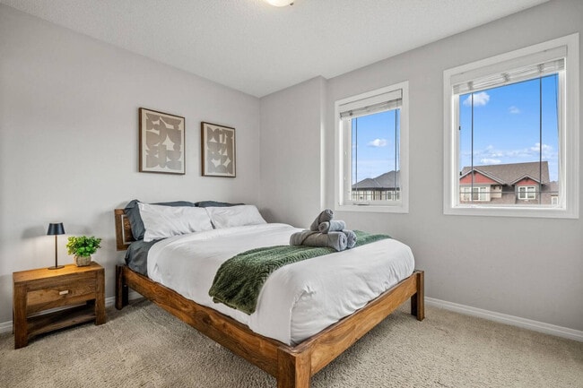 Photo du bâtiment - 724 Windridge Rd SW