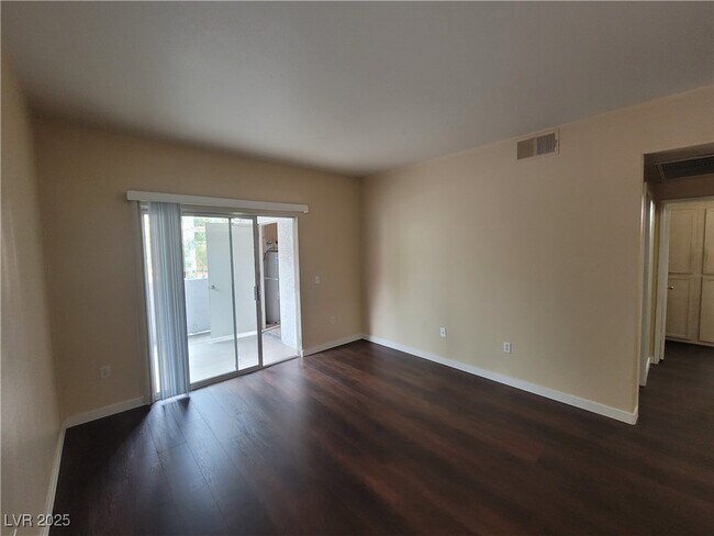Foto del edificio - 2615 W Gary Ave