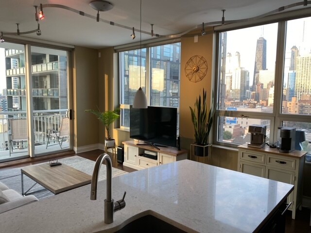 Living Area - 421 W Huron St