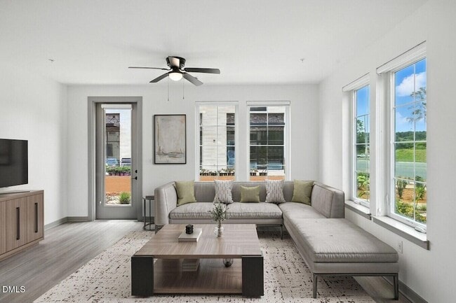 Foto del edificio - 1000 Martin Luther King Junior Boulevard Unit B7