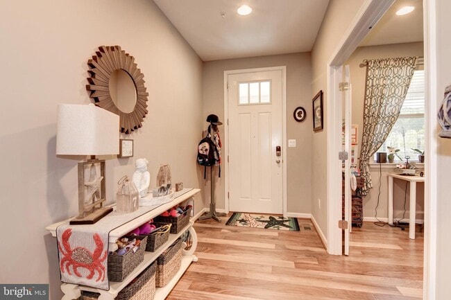 Building Photo - 18 Inglenook Ct