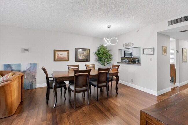 Foto del edificio - 6866 Huntington Ln