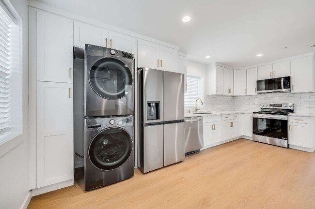 Foto del edificio - 4643 Pepperwood Ave