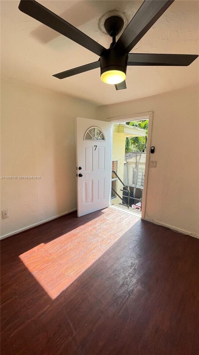 Foto del edificio - 1857 Buchanan St