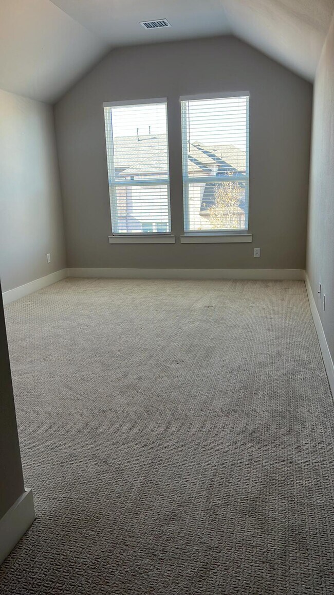 Building Photo - 6128 Mulberry Creek Ln