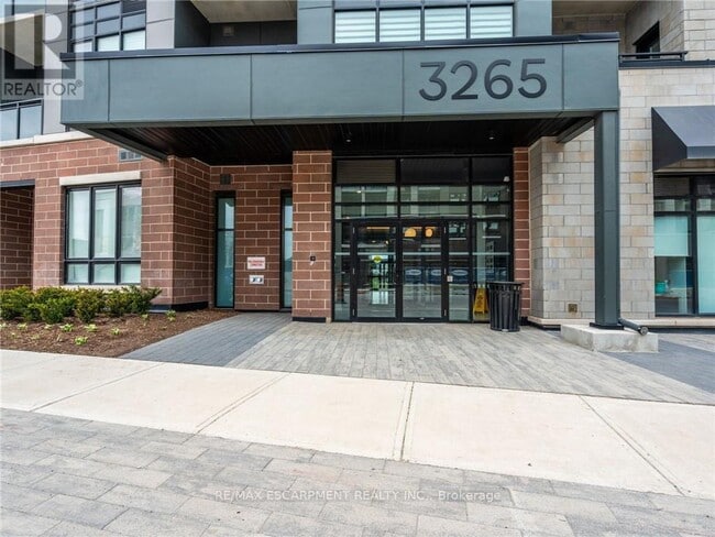 Building Photo - 3265-3265 Carding Mill Trail