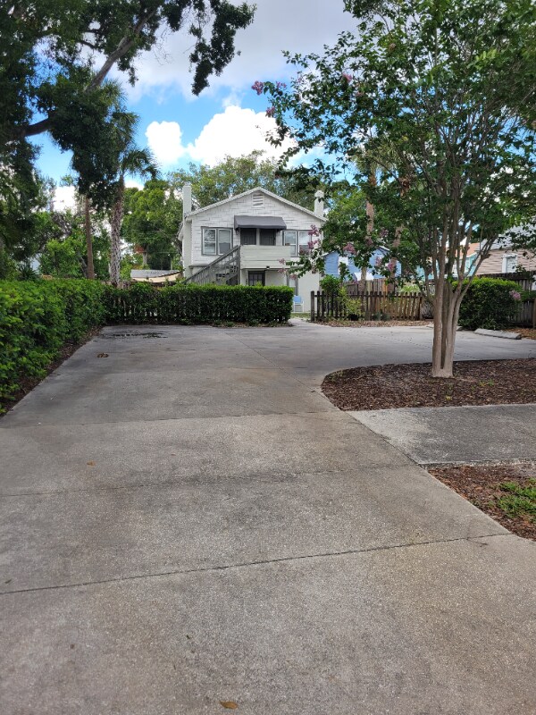 Foto principal - 1120 17th St N