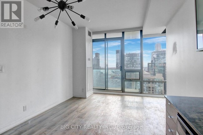 Building Photo - 33 Lombard St