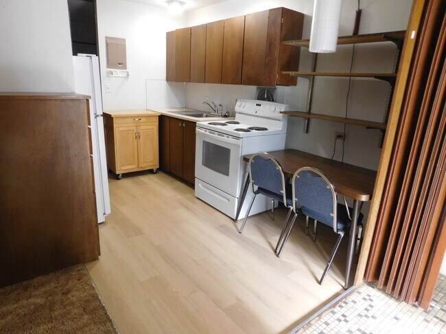 Foto del edificio - 345 NE Kamiaken St