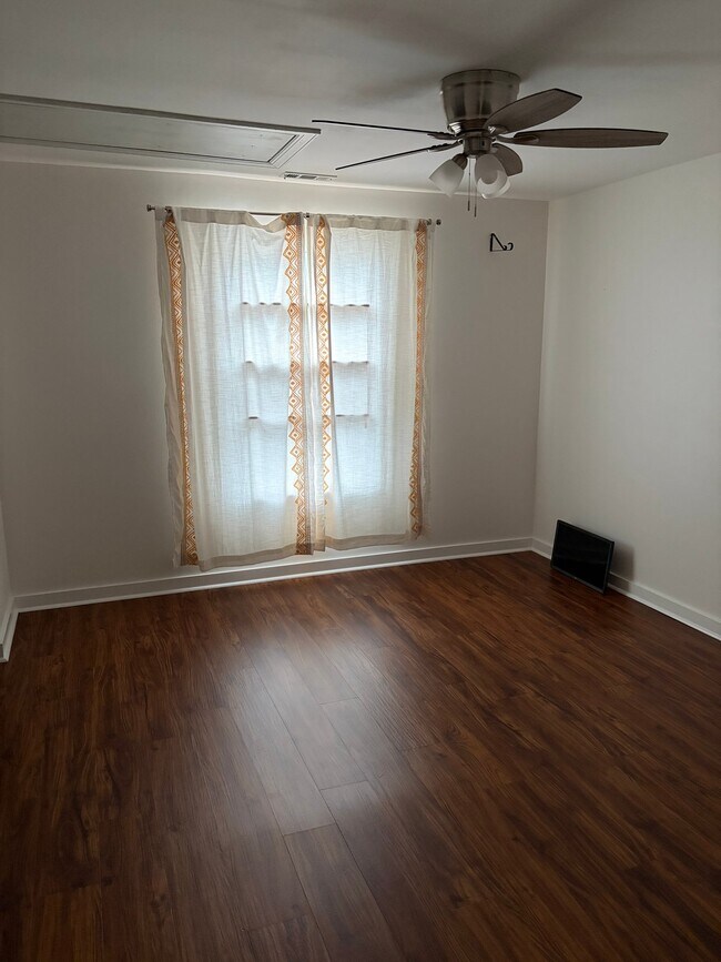 Foto del edificio - 2128 Retreat Ct