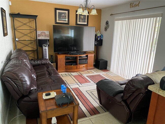 Foto del edificio - 7321 Fairway Blvd