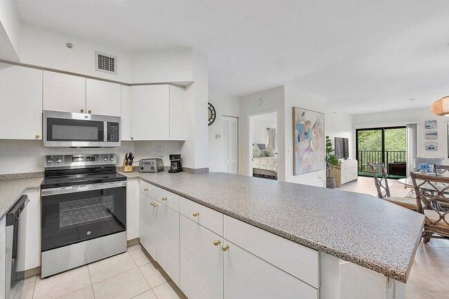 Building Photo - 2105 Lavers Cir