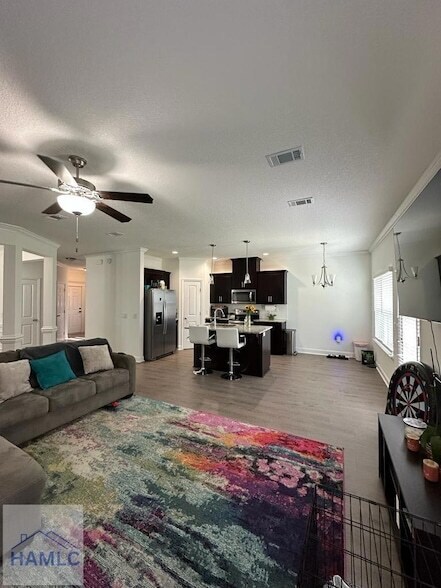 Foto del edificio - 673 Fairview Cir