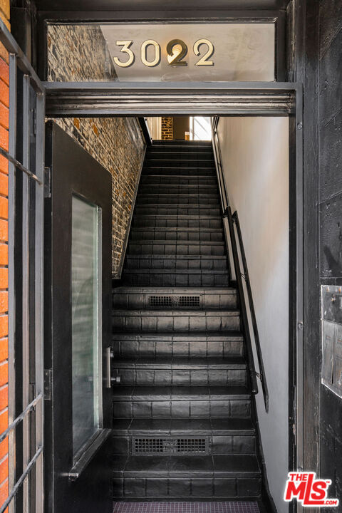 Foto del edificio - 3020 W Sunset Blvd