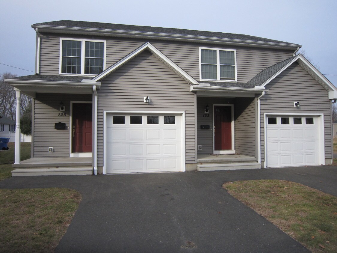 125 Woodland St, Manchester, CT 06042 Townhome Rentals in Manchester