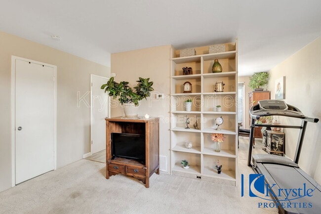 Building Photo - 138 Warwick Dr