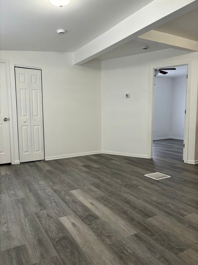 Foto del edificio - 43313 N Catherine Ave