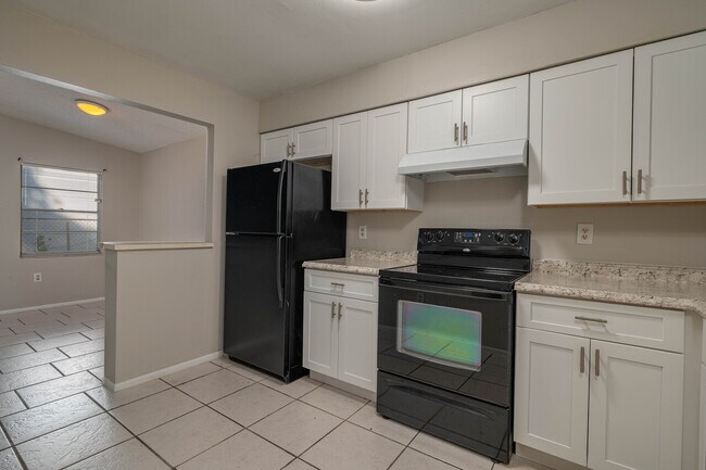 Building Photo - Deena Way 37-43
