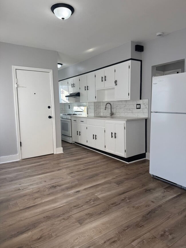 Photo - 253 Ampere Pkwy Apartment