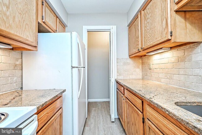 Foto del edificio - 5907 Noblestown Rd