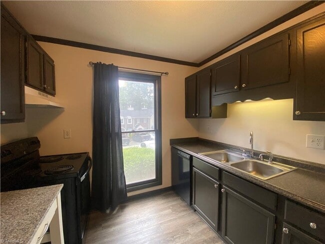 Building Photo - 310 Mar-Don Hills Ct