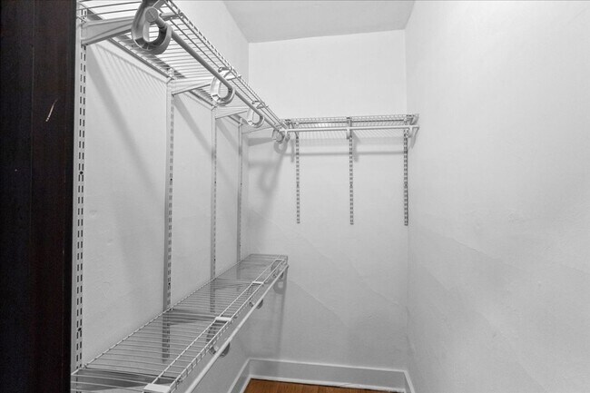 Foto del edificio - Large One Bedroom in Andersonville