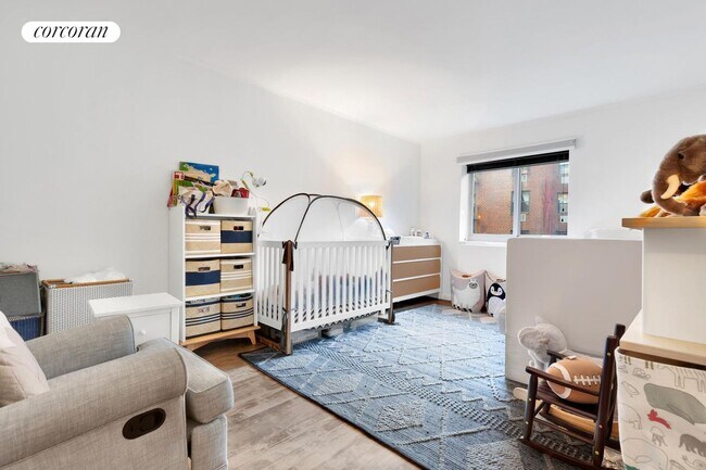 Foto del edificio - 359 W 11th St