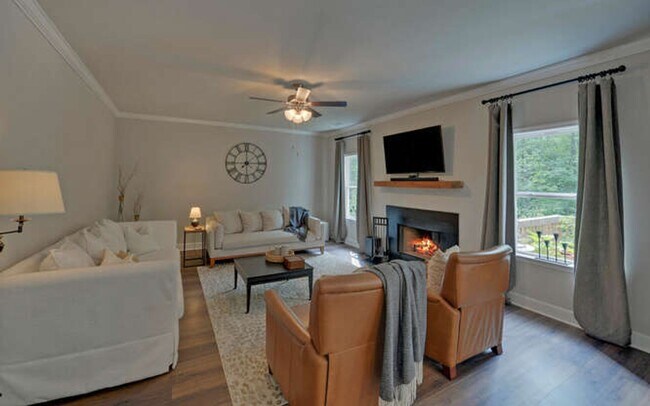 Foto del edificio - 4545 Highland Gate Pkwy