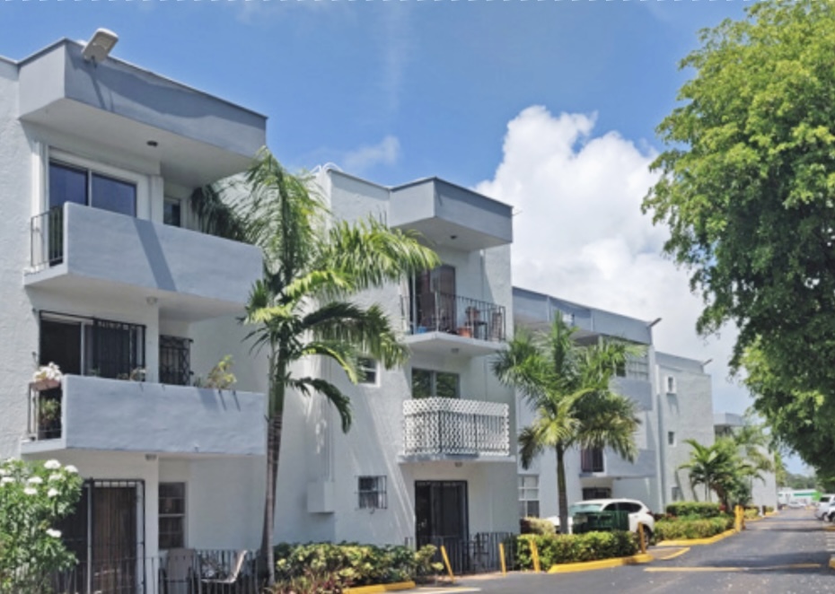 Foto principal - 2498 SW 17th Ave