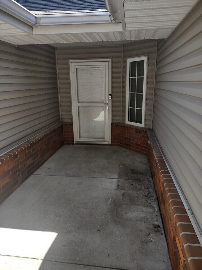 Building Photo - 2233 Surfside Dr